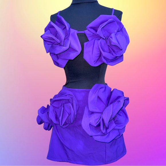 Floral Appliqué mini Skirt - Picture 2 of 5